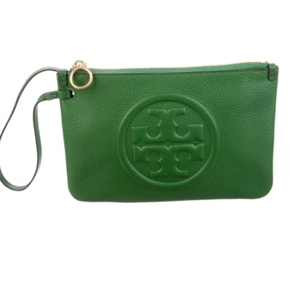 TORY BURCH PERRY BOMBE PEBBLED LEATHER WRISLET IN ARUGULA GREEN - Picture 1 of 7